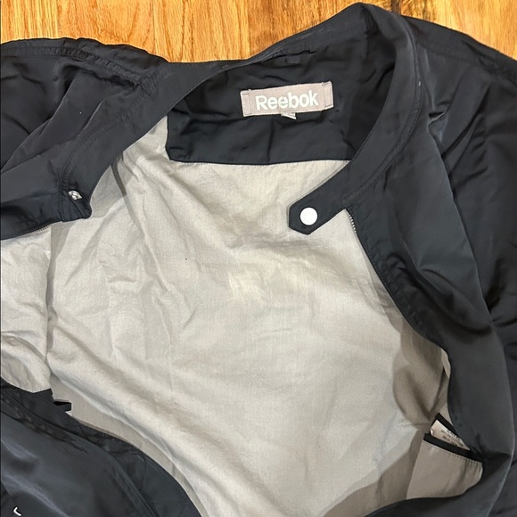 Reebok Men's Black Windbreaker Jacket - Picture 5 of 5